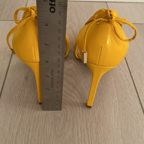Pre worn Zara Yellow Heels - Picture 3 of 8